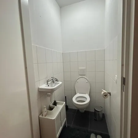Newly Renovated 1 Bed Flat *